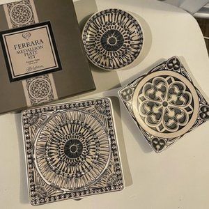Brighton Ferrara Medallion Porcelain Plate Set